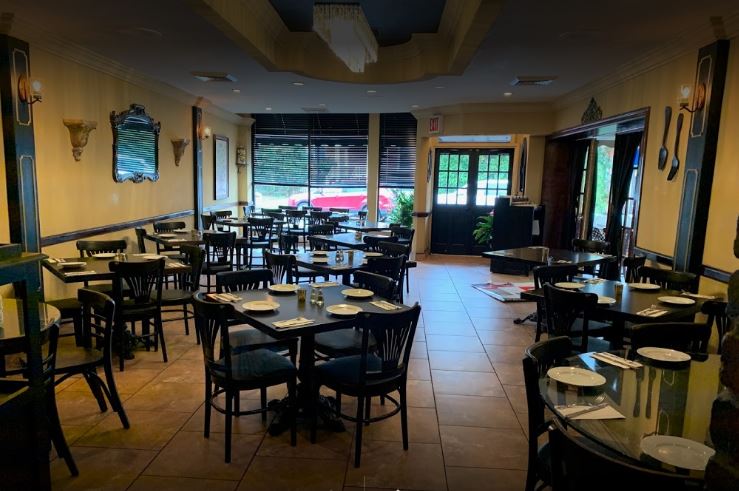  inviting room for lunch or dinner